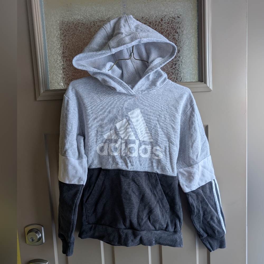 🩶3/$20 5/$30 7/$40🩶 Boys Sz Med Adidas Hoodie
